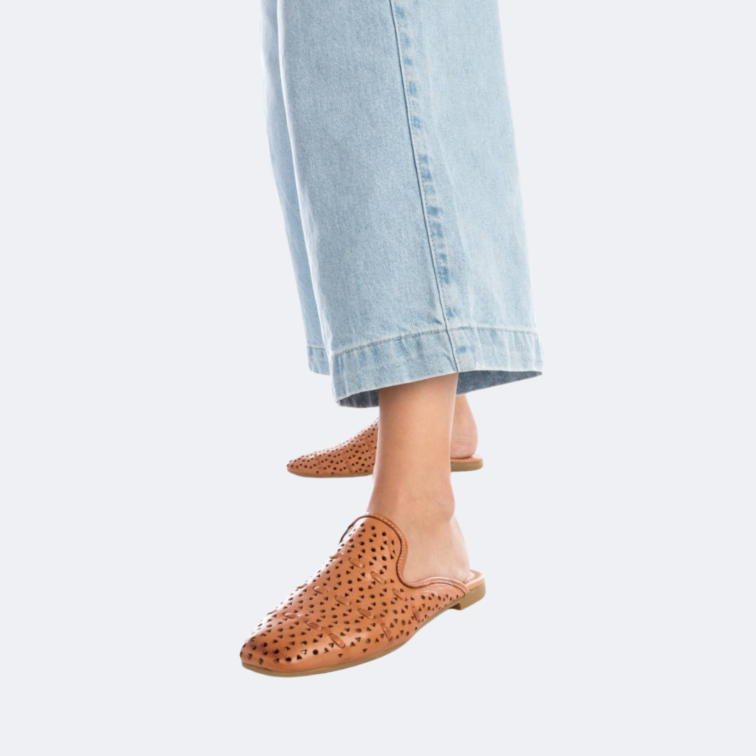 Carmela - 161585 - Flat Sandals - Camel