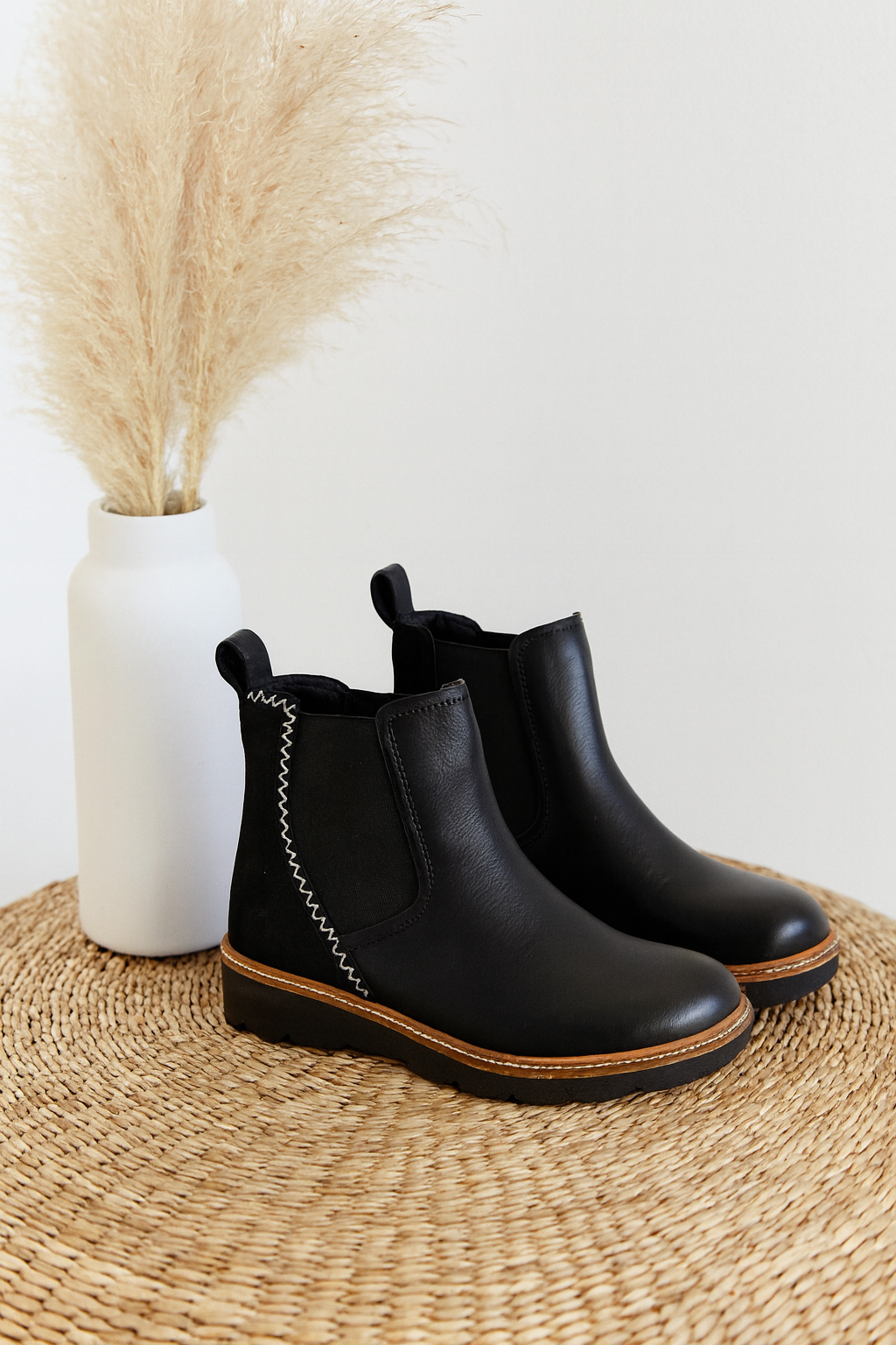 Via Nova - Malie - Black Boot